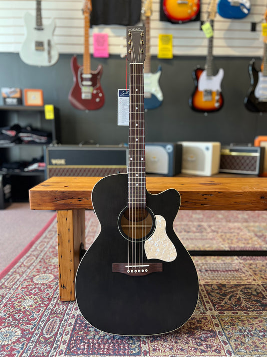 Art & Lutherie Legacy Faded Black CW Acoustic Guitar with Fishman Presys II