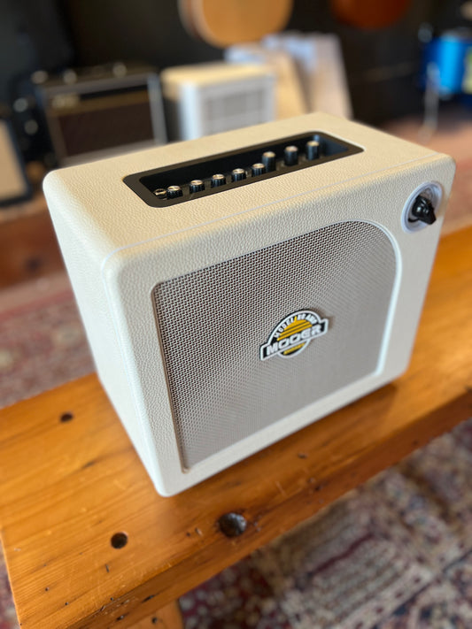 Mooer Hornet 30w Modeling Guitar Amplifier White USED