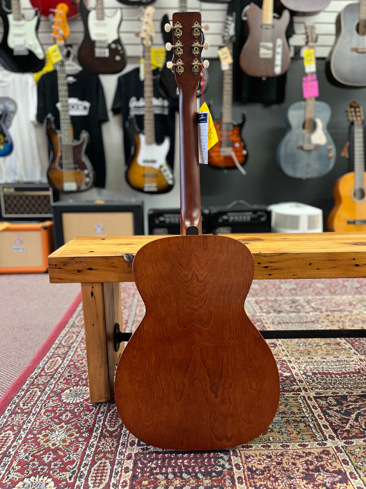 Art & Lutherie Legacy Q-Discrete Acoustic Guitar Havana Brown