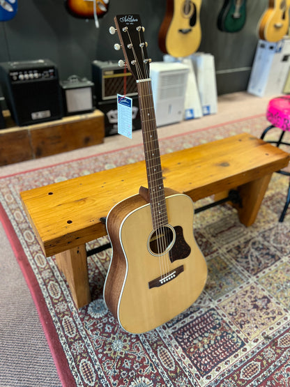 Art & Lutherie Americana Acoustic Guitar Natural EQ