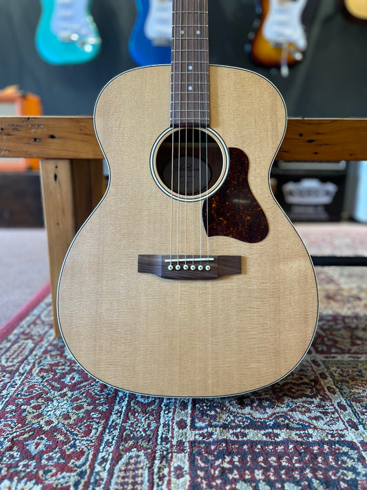 Art & Lutherie Legacy Acoustic Guitar Natural EQ