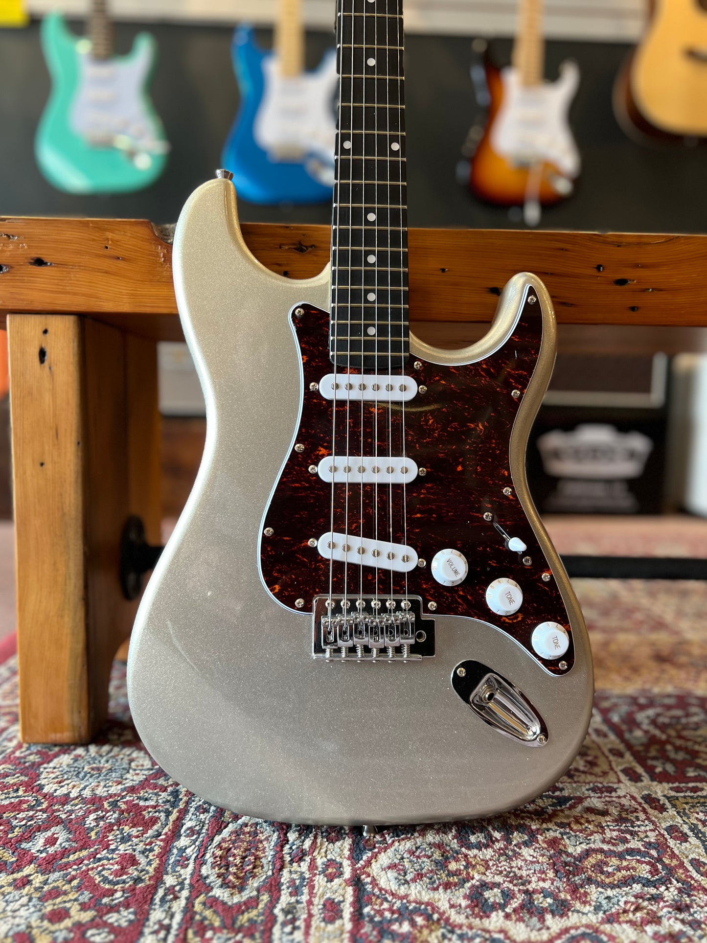Groove Strat Style Electric Guitar Silver Metalic