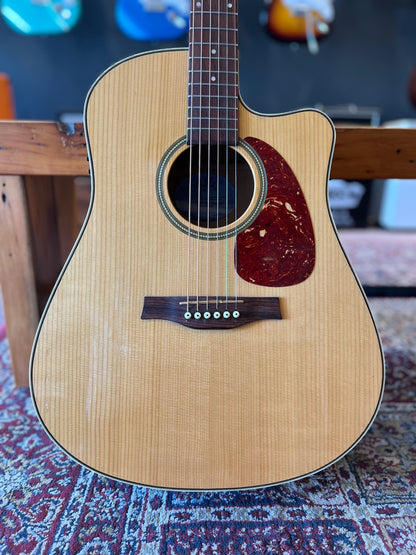 Seagull Performer Maple Cutaway Acoustic Guitar with pickup USED