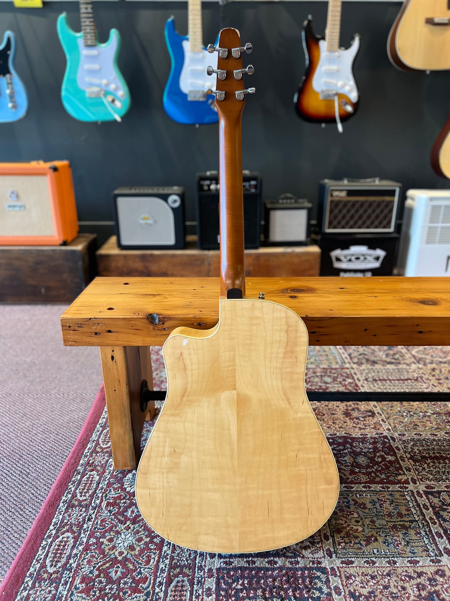 Seagull Performer Maple Cutaway Acoustic Guitar with pickup USED