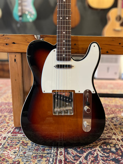 Squier Classic Vibe '60s Custom Telecaster with Laurel Fingerboard - 3-Colour Sunburst USED