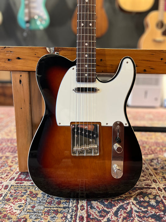 Squier Classic Vibe '60s Custom Telecaster with Laurel Fingerboard - 3-Colour Sunburst USED
