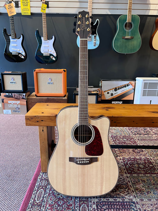 Takamine Dreadnought Cutaway Acoustic Guitar with pickup, Natural B-STOCK