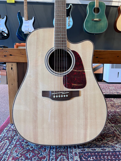 Takamine Dreadnought Cutaway Acoustic / Electric Guitar, Natural B-STOCK