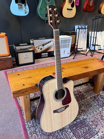 Takamine Dreadnought Cutaway Acoustic / Electric Guitar, Natural B-STOCK