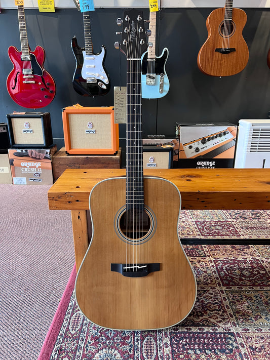 Takamine Dreadnought Acoustic Guitar, Natural B-STOCK