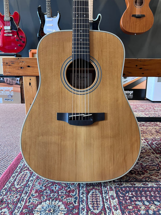 Takamine Dreadnought Acoustic Guitar, Natural B-STOCK