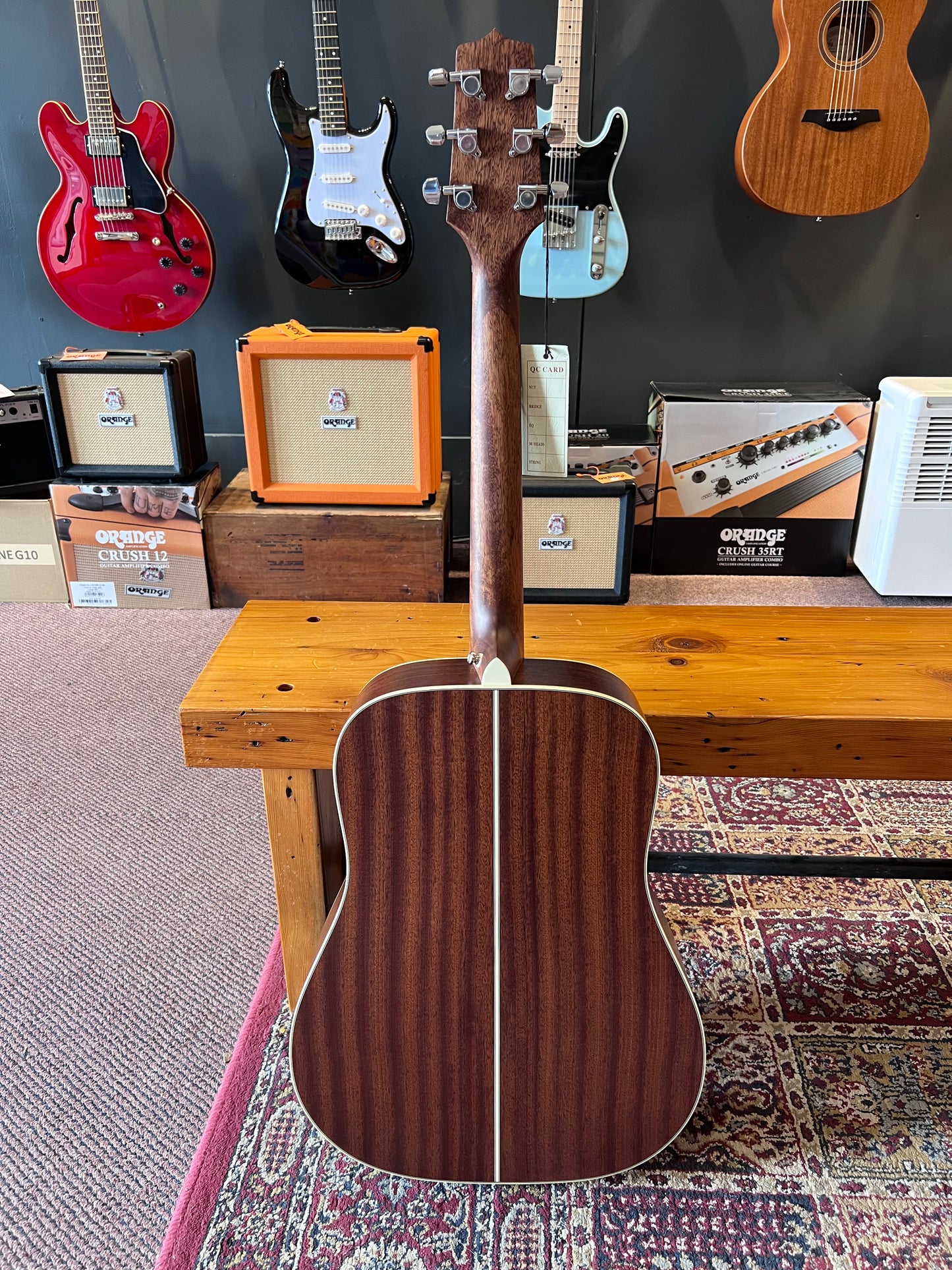 Takamine Dreadnought Acoustic Guitar, Natural B-STOCK