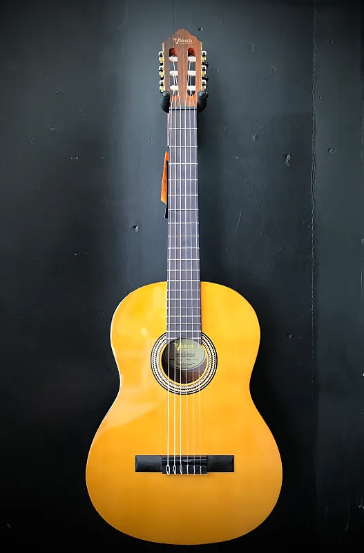 Valencia Classical Guitar Gloss Top