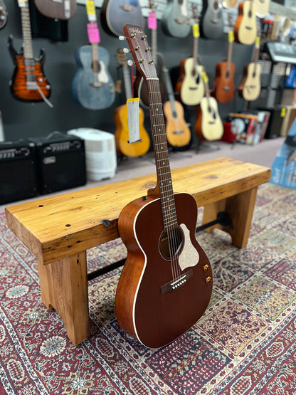Art & Lutherie Legacy Q-Discrete Acoustic Guitar Havana Brown